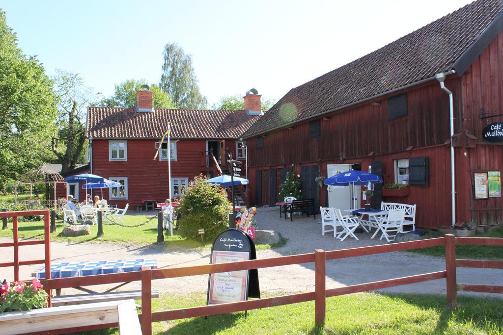 Mallboden Café&Vandrarhem Motala Exteriör bild